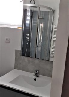 Bormes-Les-Mimosas Apartment | Studio avec Jardin et Parking Privés