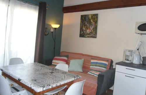 Saint-Girons Plage Apartment | Studio between sea and forest 150m from the beach/CHQ HOLIDAYS ACCEPTED/INTERNET