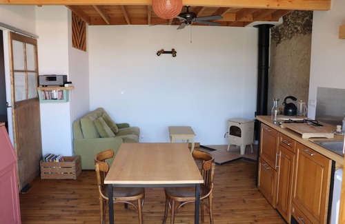 Saint-Laurent-de-Neste Apartment | Studio Cosy + Balcon Avec vue sur les Pyrénées !