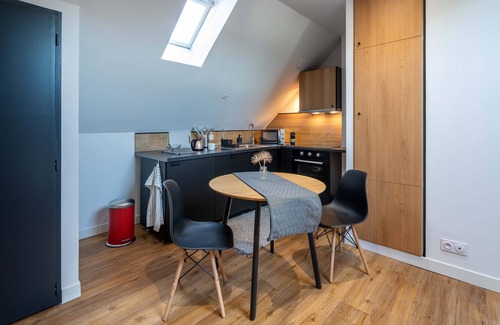 La Roche-sur-Yon Apartment | Studio C, in the center of town, cosy and warm.