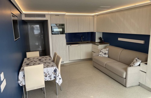 Le Suquet Apartment | Studio Cabin for 2 adults opposite the beach.