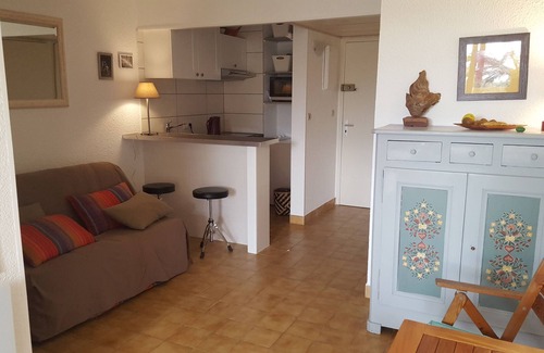 Antheor Apartment | Studio-cabin in RDJ, with your feet in the water!