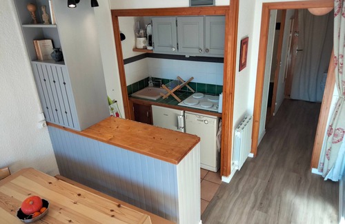 Valloire Apartment | Studio cabin + mezzanine for 4, south-facing, balcony