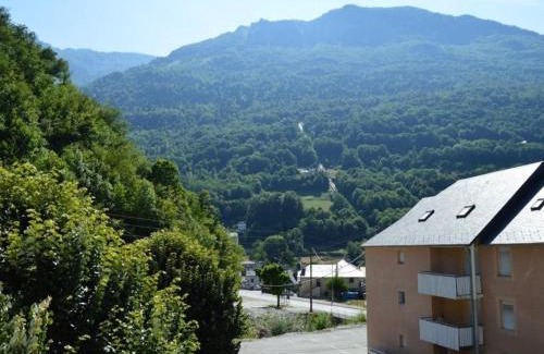 Luz-Saint-Sauveur Apartment | Studio cabine 4 pers, balcon sud, parking, prox centre Luz-St-Sauveur, proche ski et thermes - FR-1-402-72