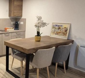 Lissieu Apartment | Studio calme indépendant, proche Lyon,Beaujolais