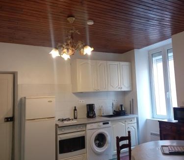 St Gervais sur Mare Apartment | Studio chemin compostelle