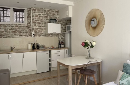 Beaune Apartment | Studio Clémenceau - 250m from the hospices - Parking space - Terrace