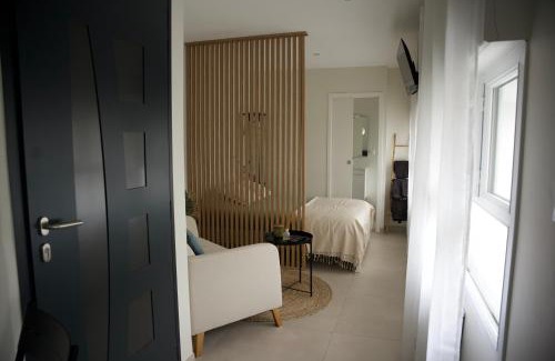 Ruelle-sur-Touvre Apartment | Studio cosy à 2 pas de l'Espace Carat