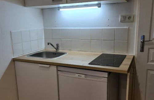 Fontaine Apartment | Studio cosy avec clim et jardin