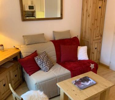 Allos Apartment | Studio Cosy centre station Parking gratuit
