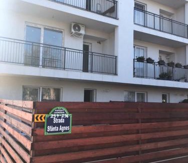 Popesti-Leordeni Apartment | Studio cu grădina proprie