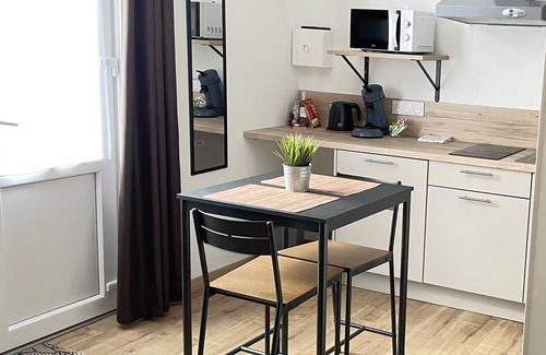 Lens Apartment | Studio-Deluxe-Ensuite-Terrace-1er étage