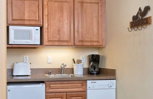 Taos Condo | Studio Deluxe w/Kitchenette in Taos! Skiing, Golf, Fishing, Hiking, and more!