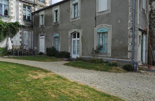 Dol-de-Bretagne Apartment | Studio des Stuarts