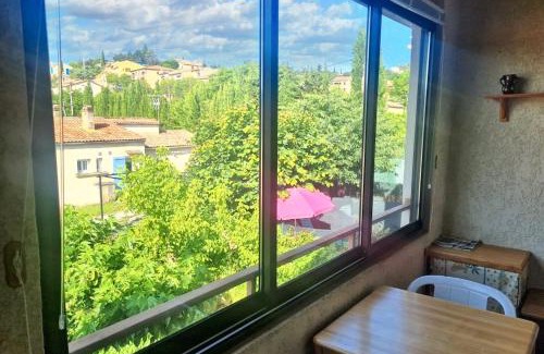 Greoux-les-Bains Apartment | Studio douillet à Gréoux-les-Bains - 30 m² - Terrasse