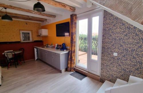 Serres-Castet Apartment | Studio du lac