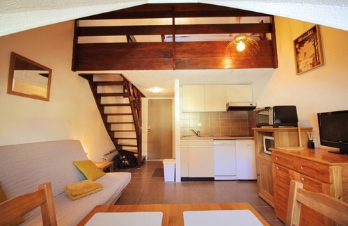 Saint-Jacques-des-Blats Apartment | Studio Duplex au Pied des Pistes