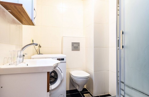 Atasehir Apartment | Studio Flat w City View 5 min to Emaar Square