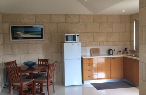 Prevelly Apartment | Studio for a beach holiday in Prevelly