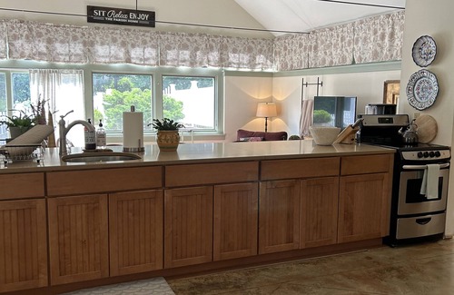 Old Lyme House | Studio Four: Country whole house with Wi-Fi, AC in Old Lyme near the CT River