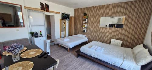 Noyal-Chatillon-sur-Seiche Apartment | Studio Cosy à 5 minutes de Rennes - 3 personnes
