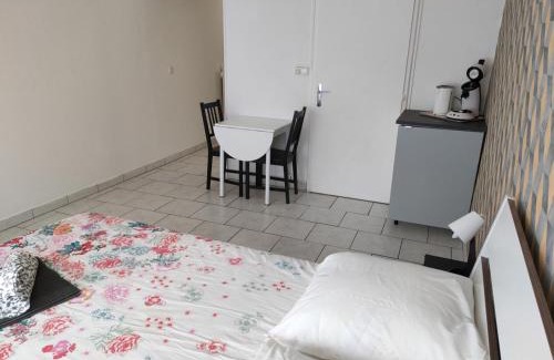 Plantieres Queuleu Apartment | Studio Galy