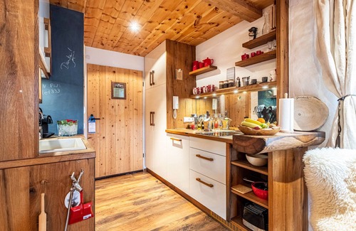 Inzell Apartment | Studio 'Hüttentraum' with Mountain View, Private Terrace and Wi-Fi