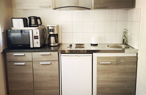 Metz-Tessy Apartment | Studio in Annecy with private parking. Explore the region and visit the town!
