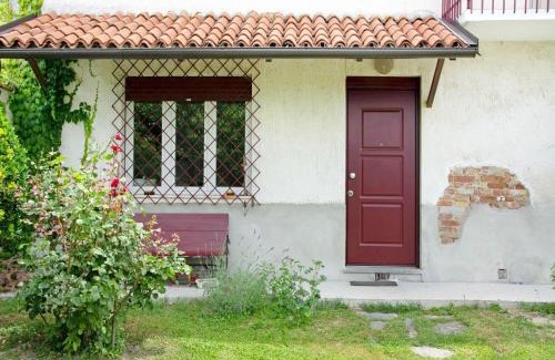 Moncucco Torinese House | Studio in Astigiana Hills with Wine & Views