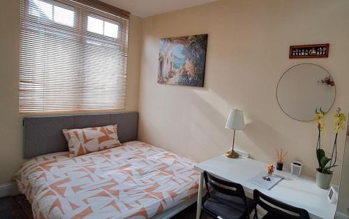 Marlborough Apartment | Studio in LONDON UK - 12 MINS to EUSTON