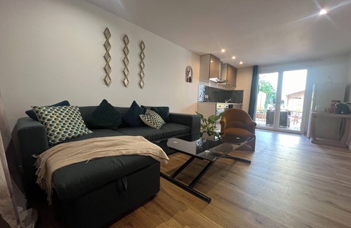 Carrieres Faucilles - Butte Pinson Apartment | Studio Individuel sur Jardin Proche Stade de France, Paris et Enghein-les-bains