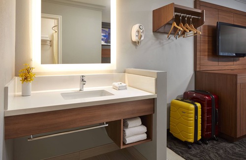 Downey Hotel | Studio Inn and Suites at Promenade Downey