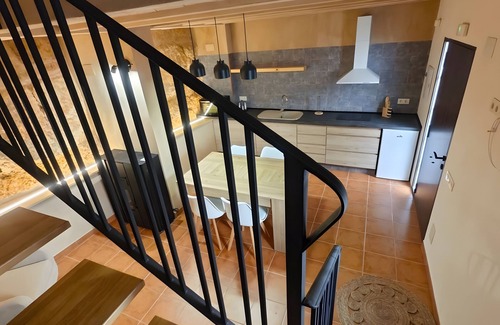 Ademuz Apartment | Studio 'La Bodega' with Wi-Fi