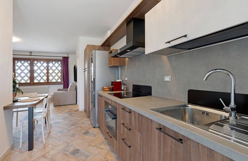 Ponti sul Mincio Apartment | Studio 'La Scarpina Alloggio N 2' with Private Terrace, Shared Garden and Air Conditioning