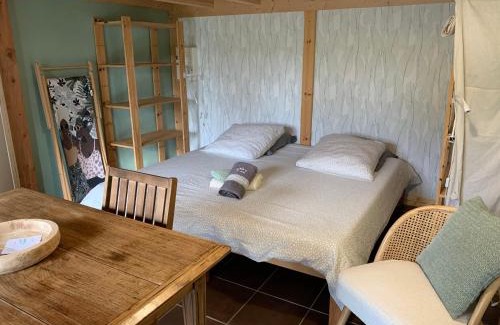 Macaye Apartment | Studio Laina avec piscine, spa optionnel