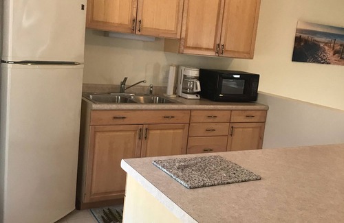 Shelby Apartment | Studio Loft at Stony Lake 1 block to Lake Michigan & Stony Lake Beaches š