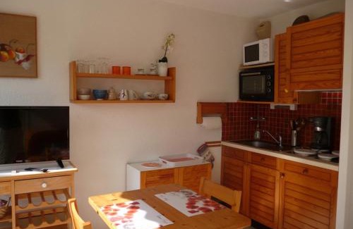 Carnac Apartment | Studio LUMINEUX avec belle TERRASSE sur ESPACES VERTS, 100m PLAGE