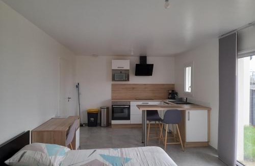 La Roche-sur-Yon Apartment | Studio lumineux avec terrasse