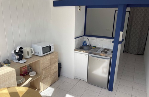 Mauzac Apartment | Studio near the ocean