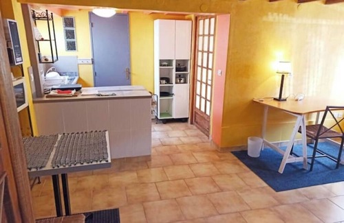 Dicy Apartment | Studio overlooking courtyard and garden - Gîte au Village 89120 DICY