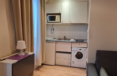 Notre-Dame-des-Champs Apartment | Studio on Rue Vavin with courtyard view