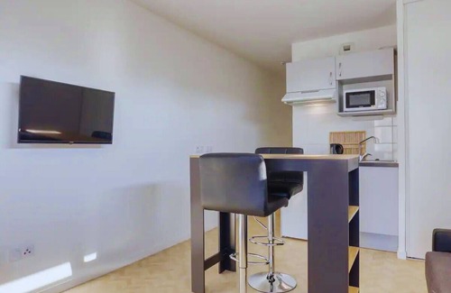 Bobigny Apartment | Studio Pablo à 4 min du Métro 5 et du Tram 2 ! Proche Paris, Idéal Pour un duo