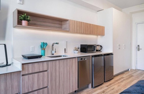 East Little Havana Apartment | Studio @ Pastel with Balcony City View