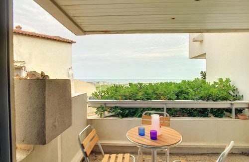 Carnon-Plage Apartment | Studio rénové sur plage avec cabine, parking et WIFI - FR-1-715-17