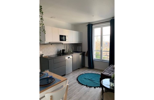 Juvisy-sur-Orge Apartment | Studio Romantique et Spacieux, Proche Gare RER