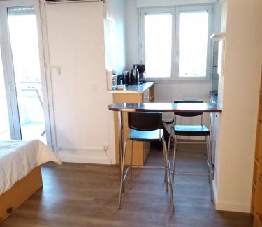 Toulouse West Apartment | Studio Santa Monica - Climatisé - Piscine - Parking