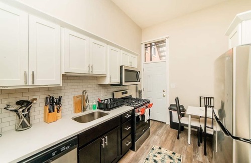 Manchester Apartment | Studio Suite - No Steps - Walkable & Free Parking