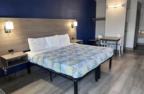 Twin Brook Hotel | Studio Suites Extended Stay Chattanooga