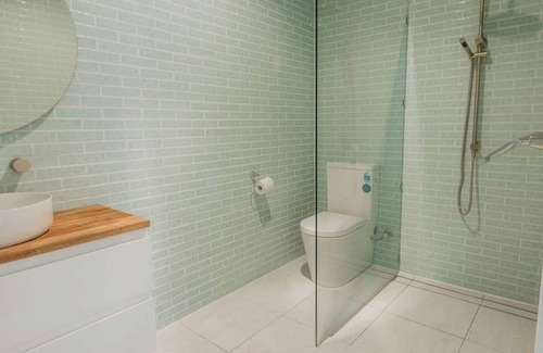 City Of Busselton House | Studio Sur Mer - Seaside Escape on the beach