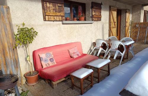 Puy-Saint-Pierre Apartment | Studio sympa avec terrasse , maxi 4 pers.Briançon